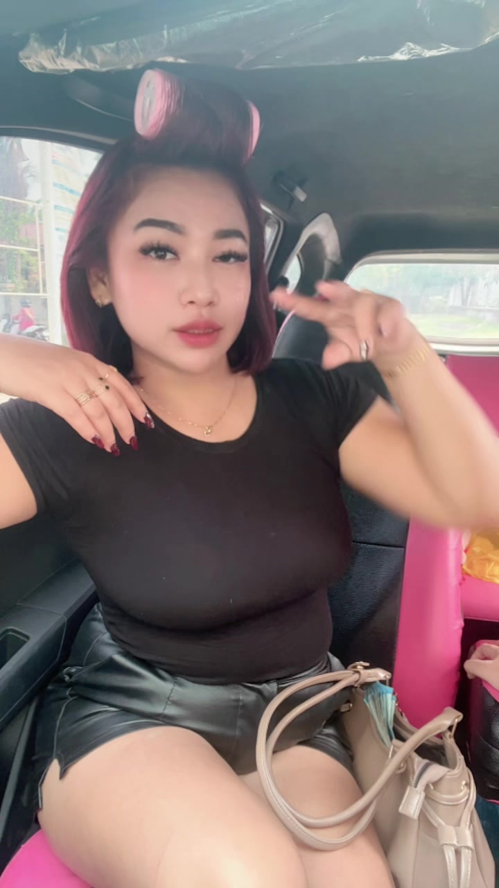 @julia frinella sari