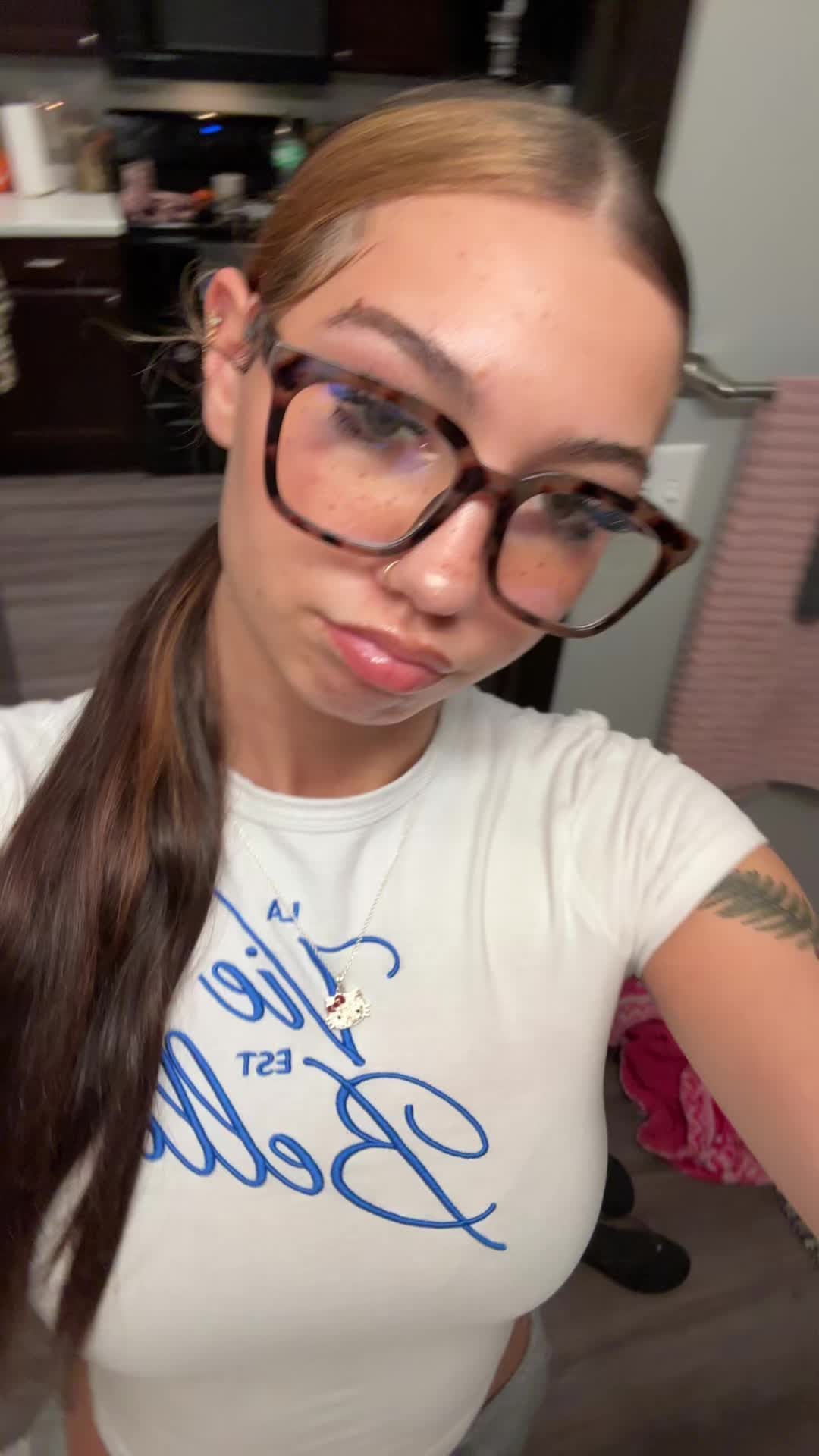 @adelina