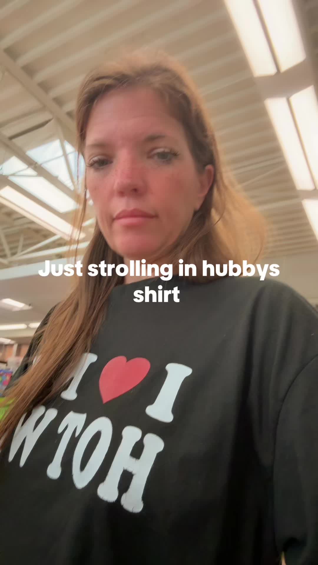 @HotwifeKat