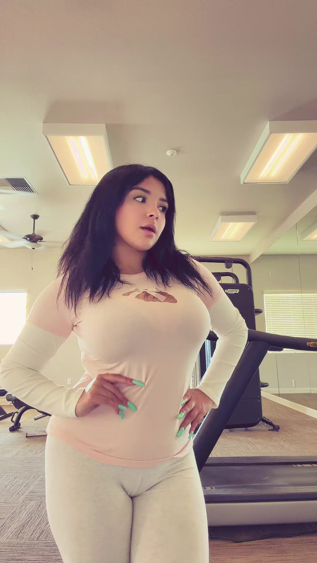 @arielala