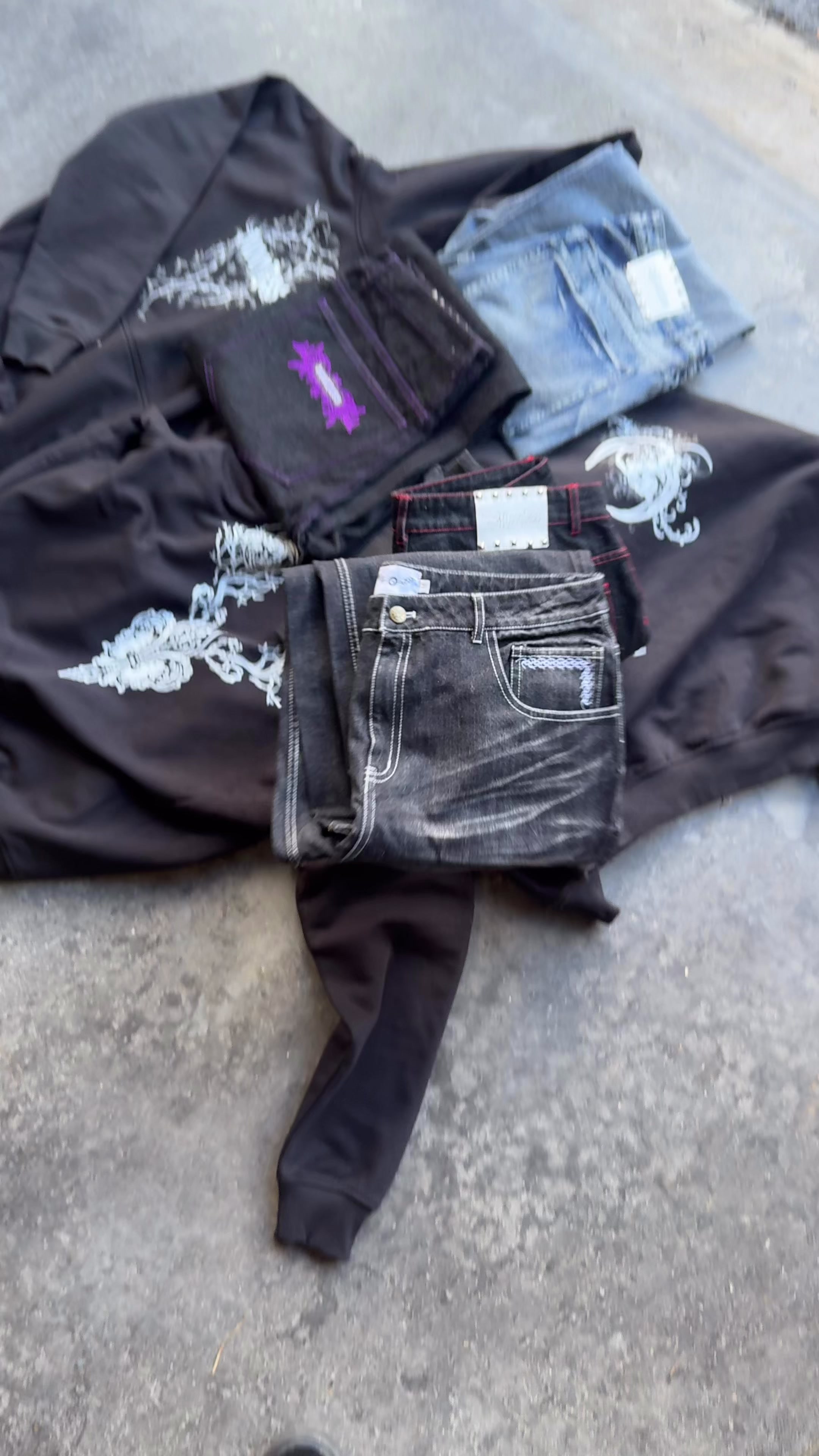 @m.o.o.n.l.e.s.s.store