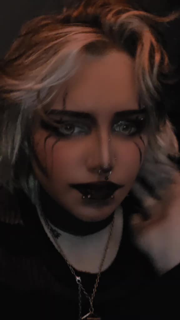 @Jinx ☠️🖤🩸