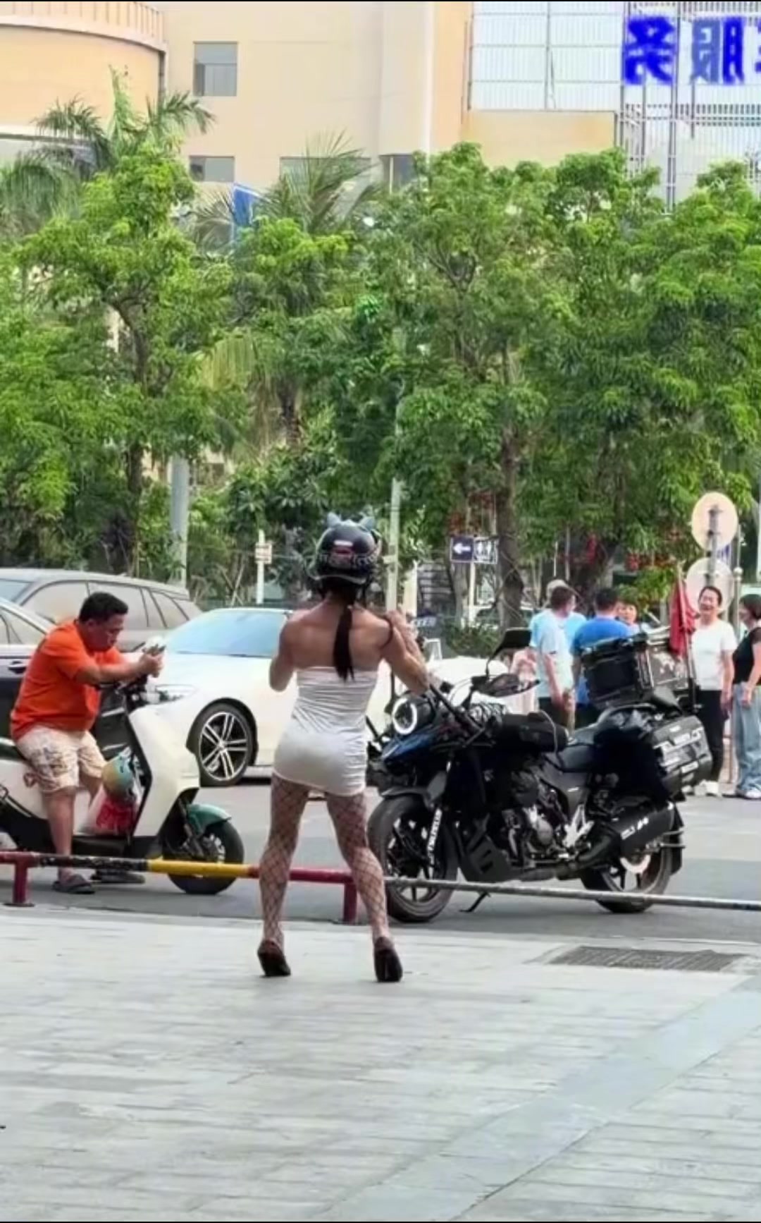 @C&ocirc; Độc Vương
