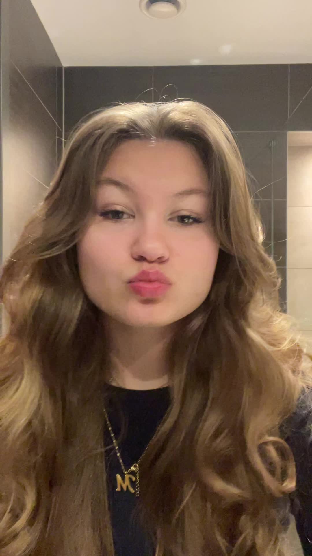 @𝐽𝑢𝑙𝑖𝑎