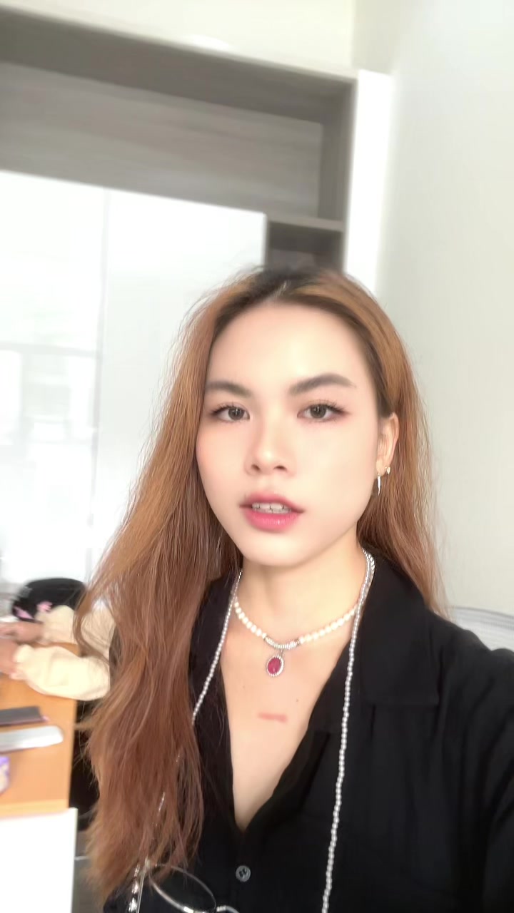 @🇰🇭Angelina Grace🇨🇳
