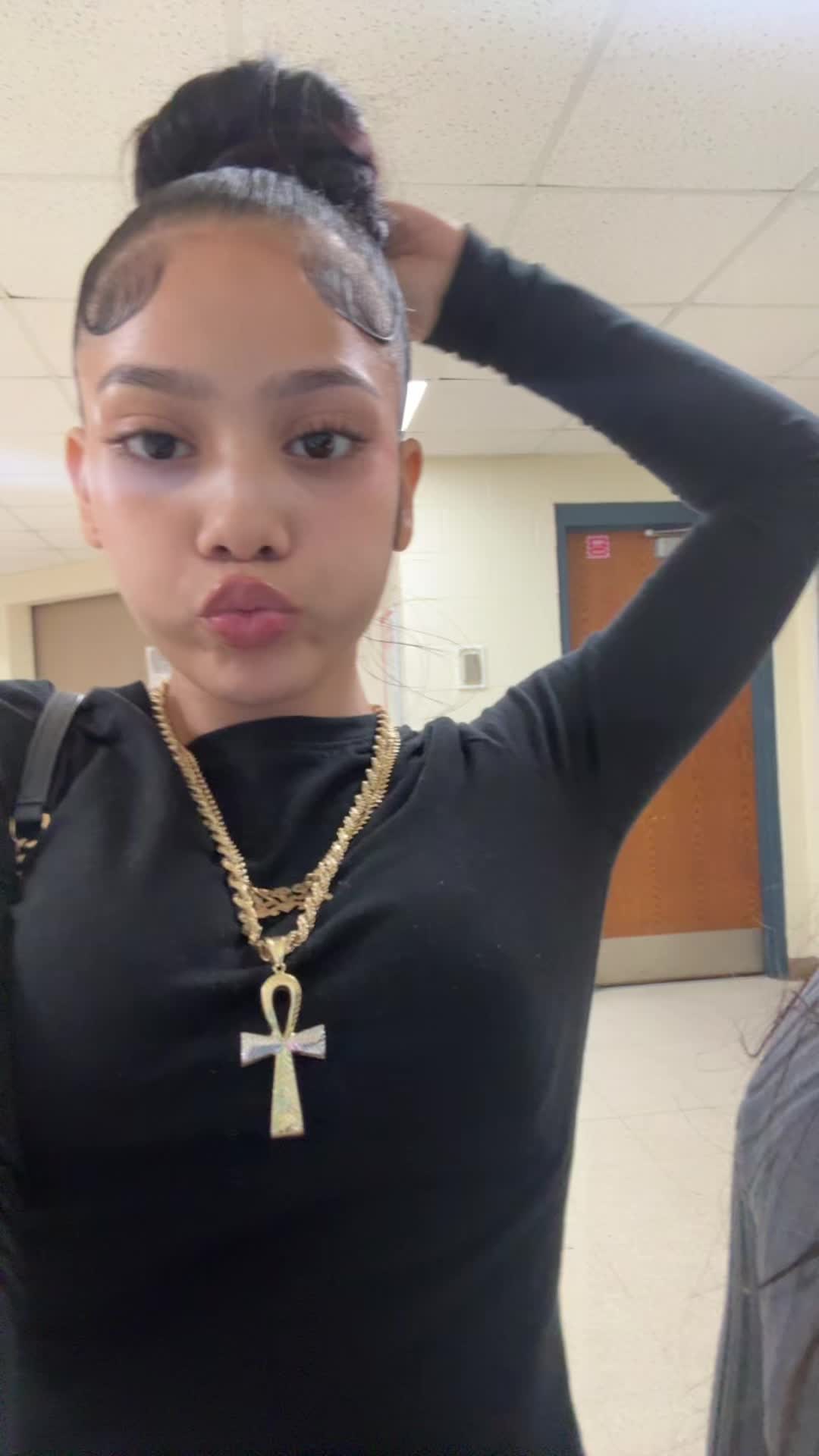 @Plsscrollifykme