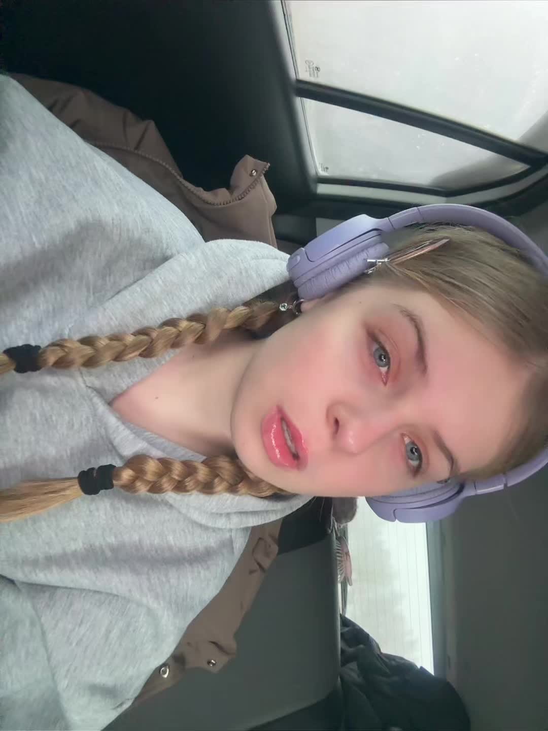 @манька