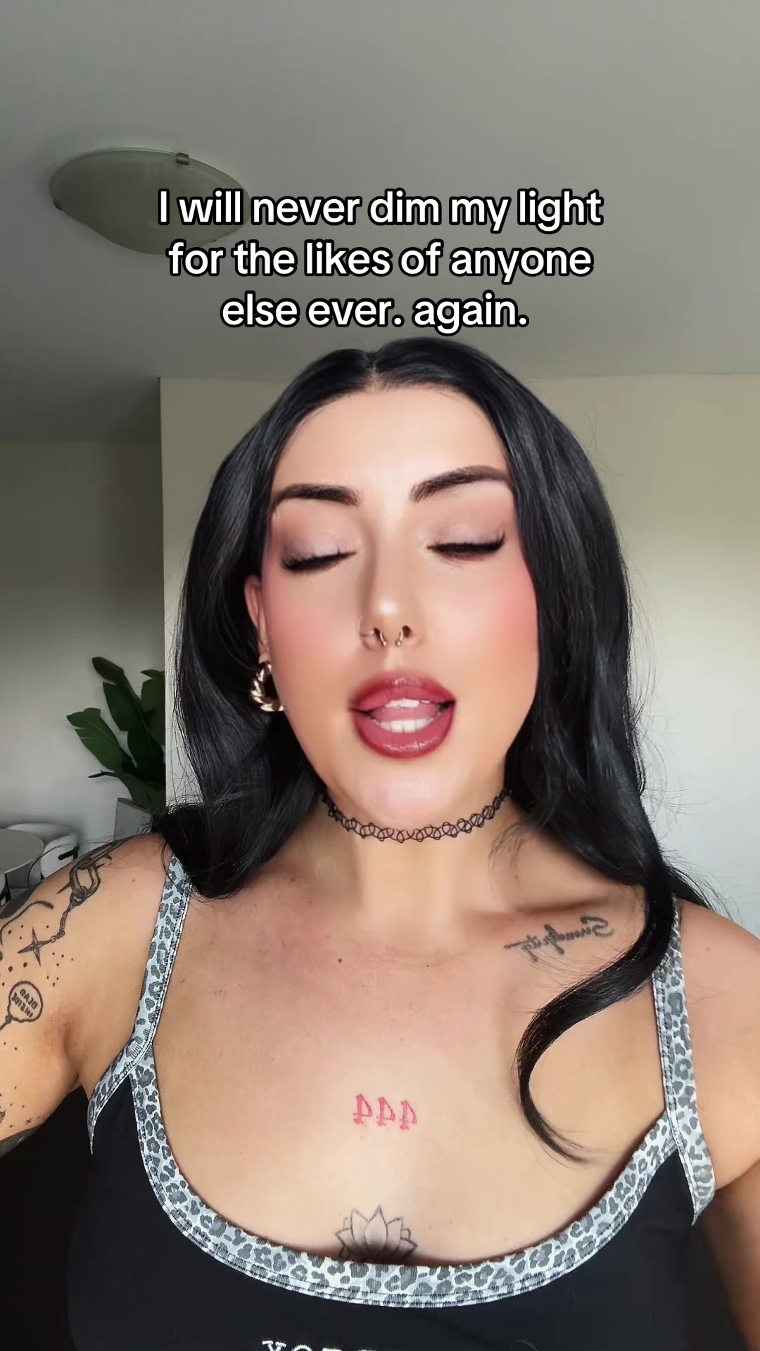 @LEASHBIAN 😈