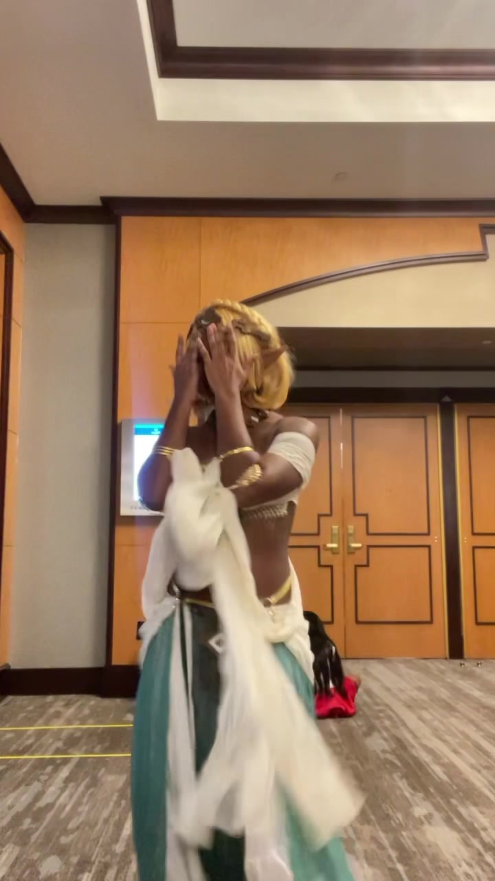 @lluna.cos