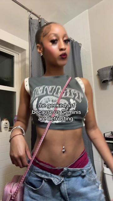 @Nia Simone
