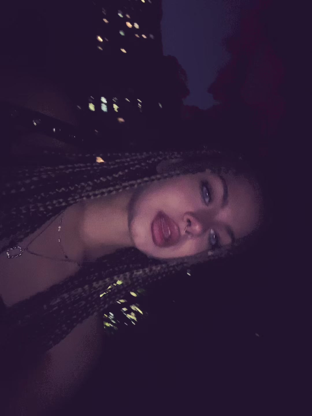 @_.viviixy