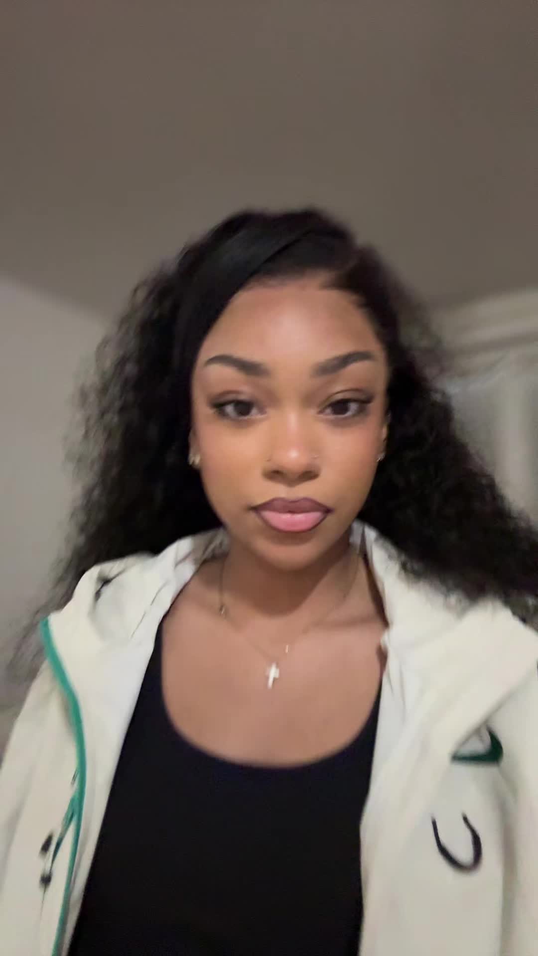 @𝒜𝓃𝒶𝒾𝓈