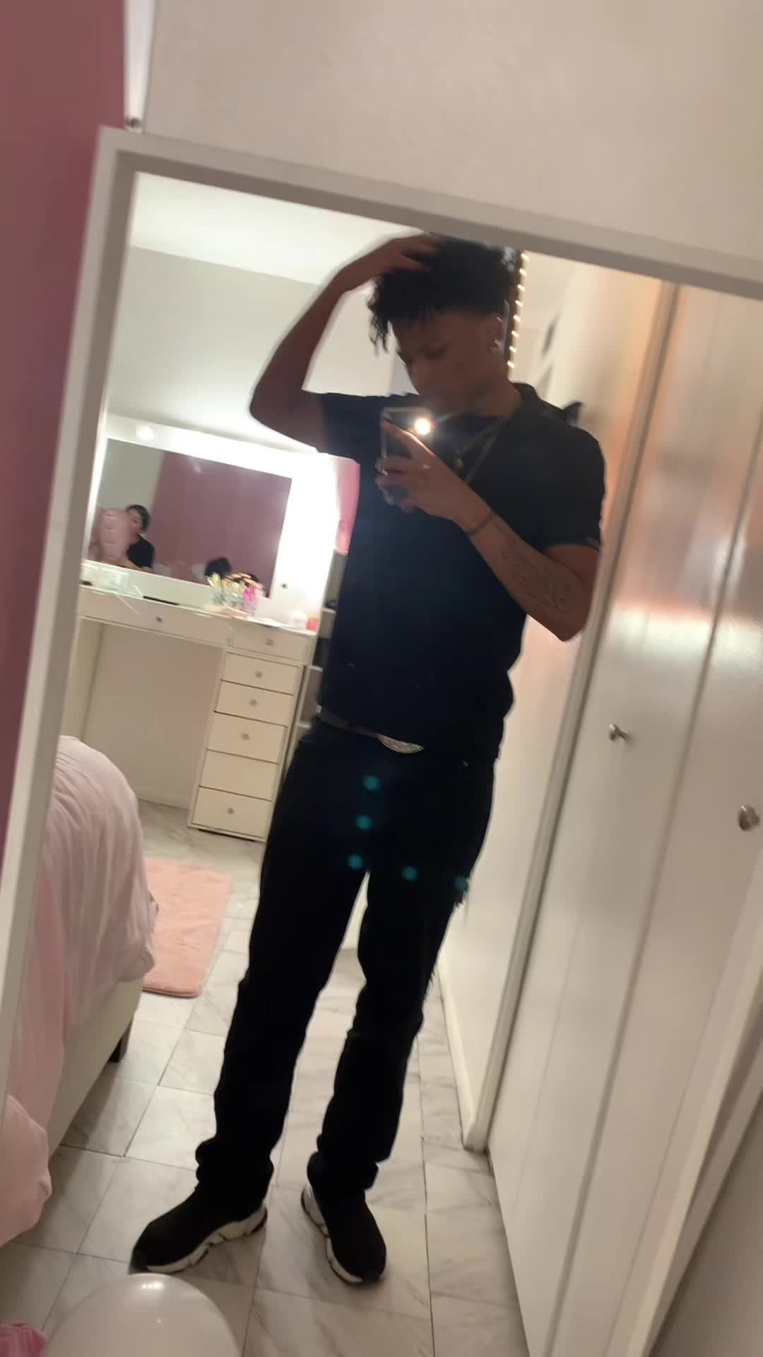 @.🦈🦈