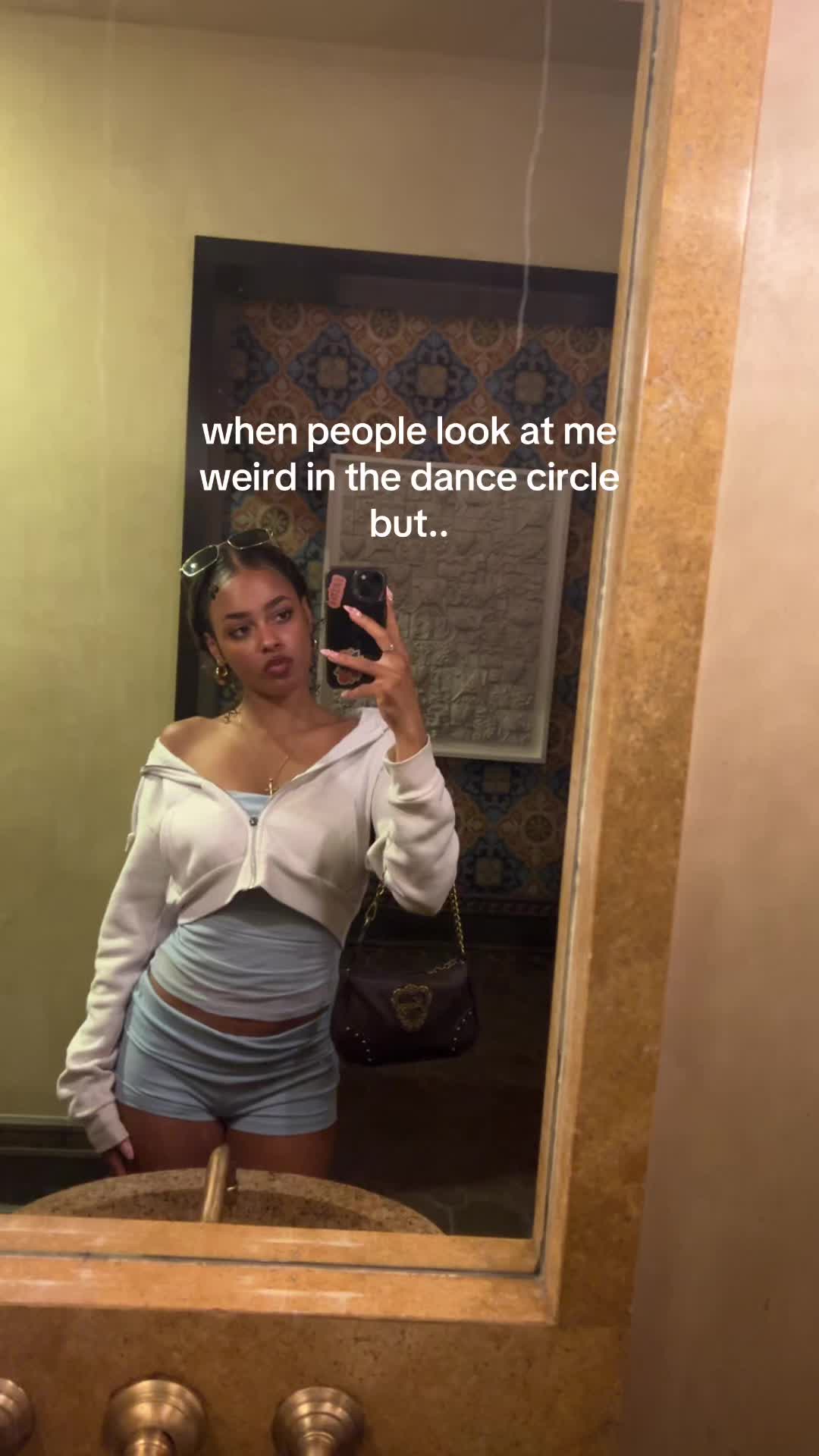 @callmeavagrace