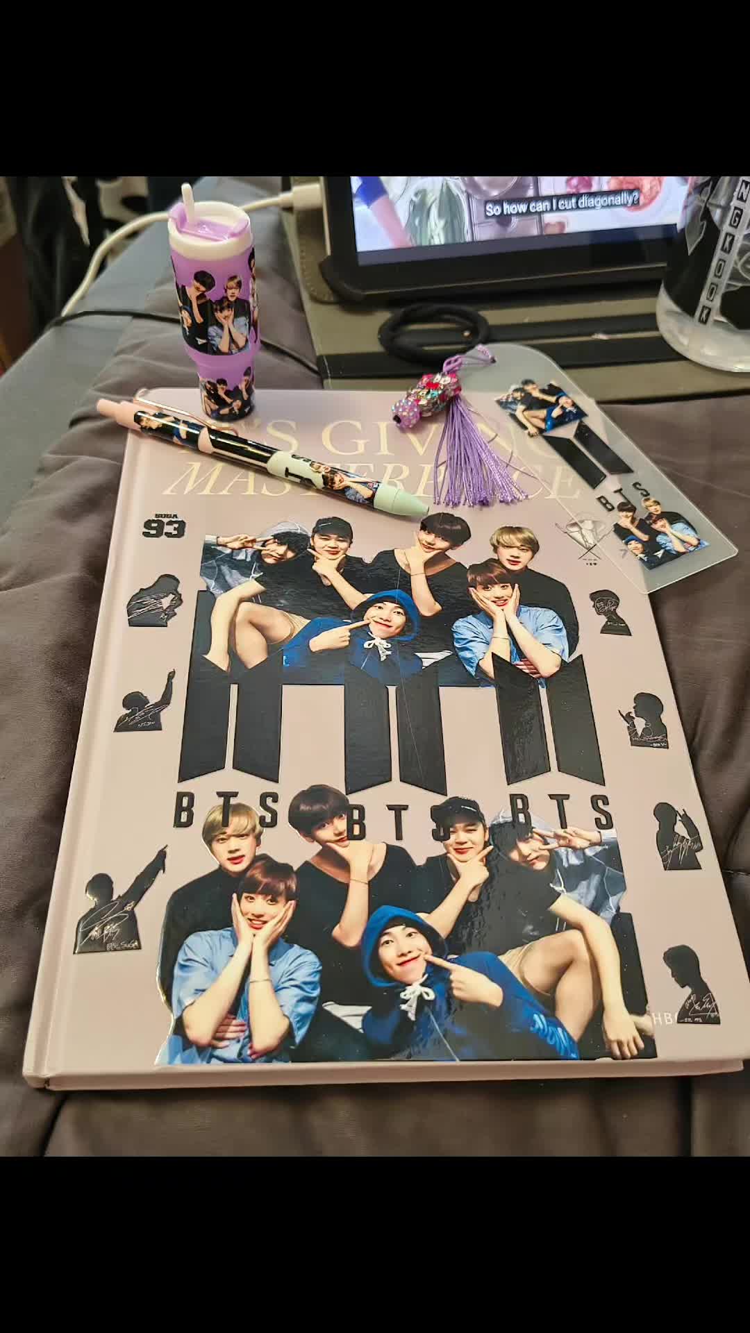 @XyoojBe⁷ ⟭⟬ 💜 ⟬⟭