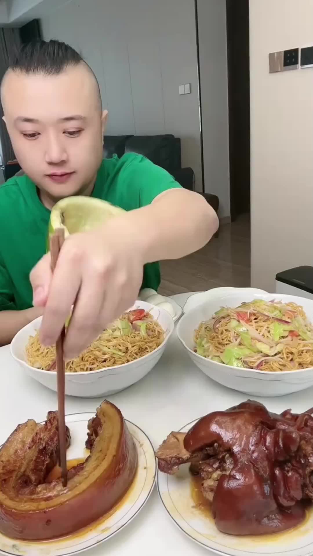 @foodmukbang