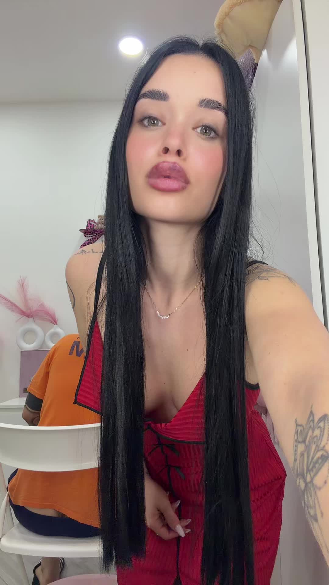 @tonyesara