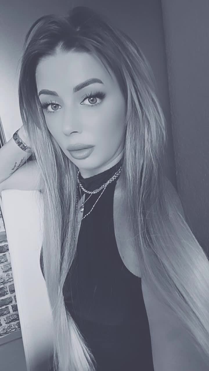 @💋 𝓔𝓿𝓮~𝓵𝔂𝓷 💋