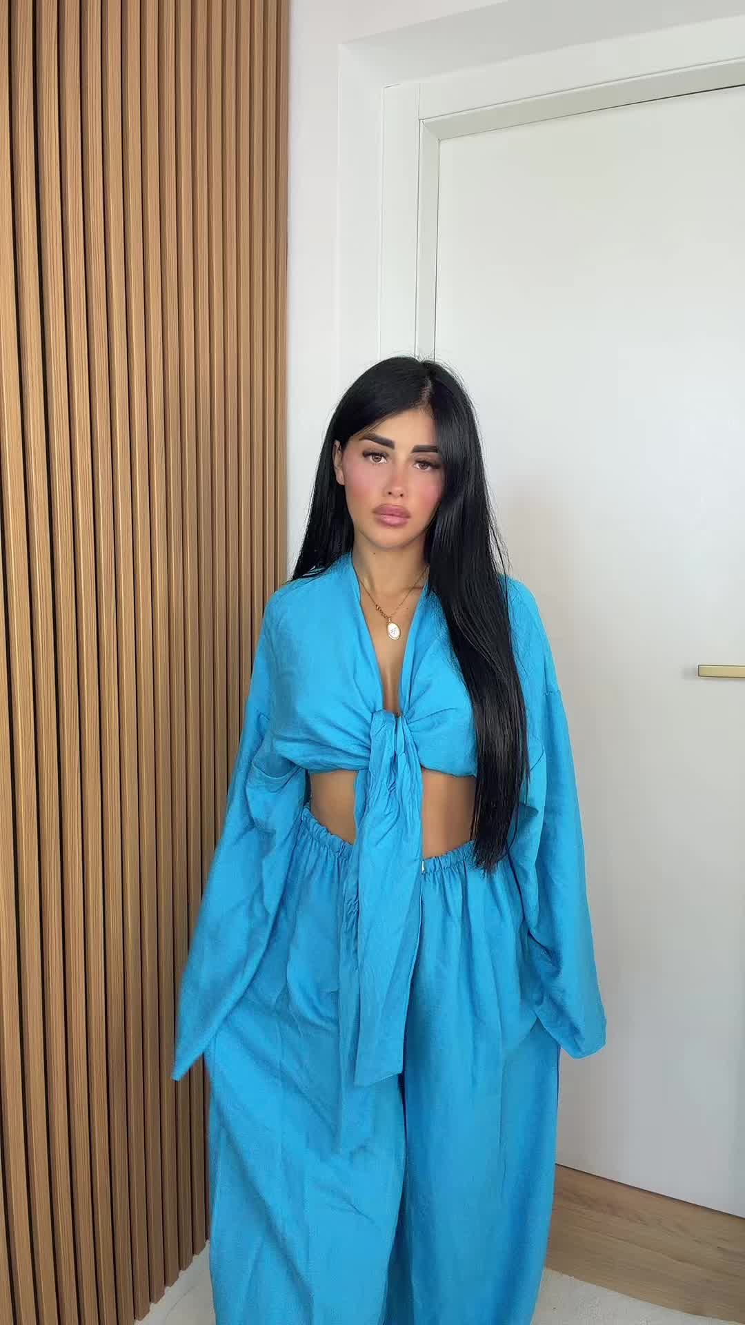 @Iconic look