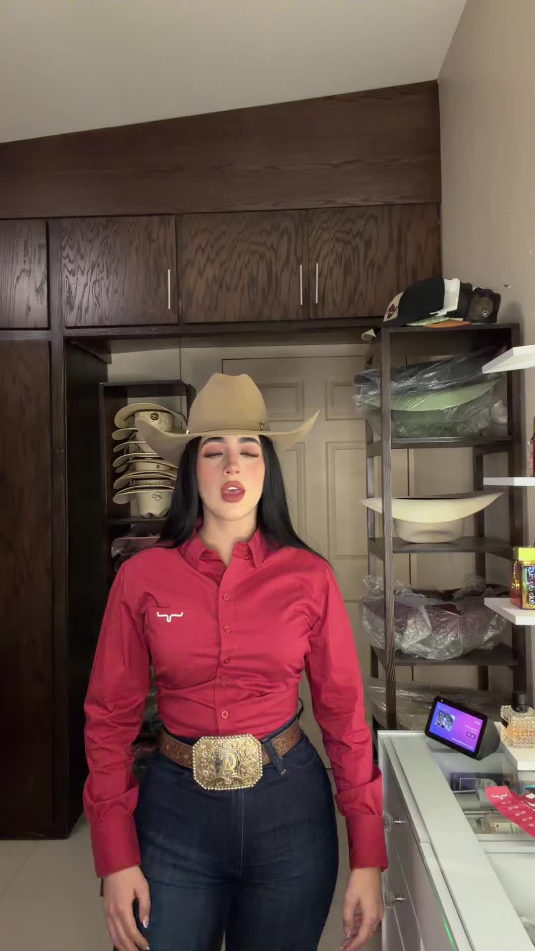 @𝑁𝑎𝑡𝑎𝑙𝑖𝑒
