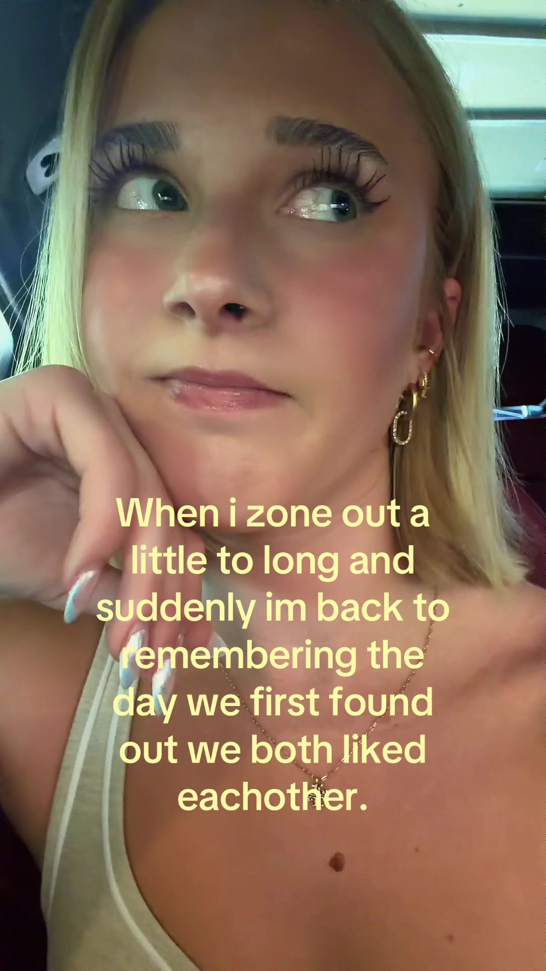 @theelliebarker