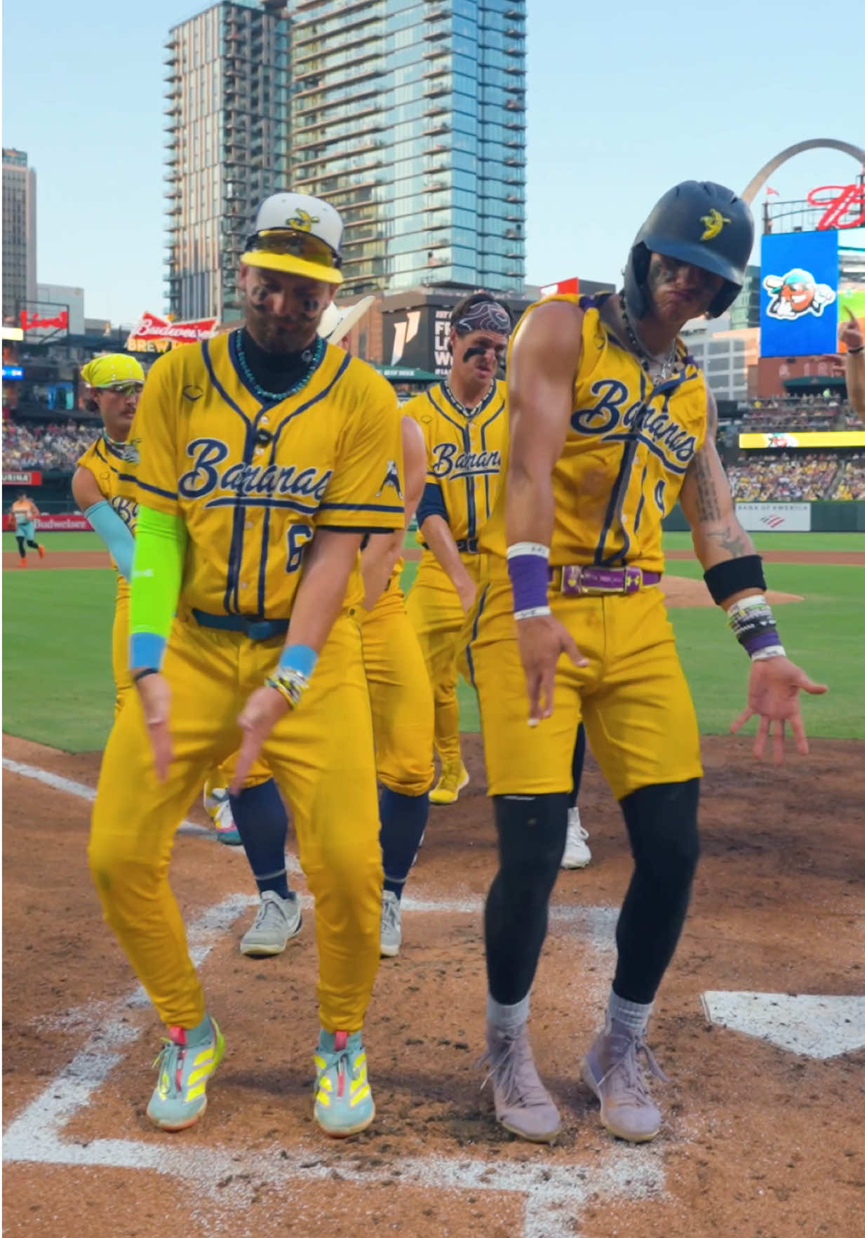 @thesavbananas