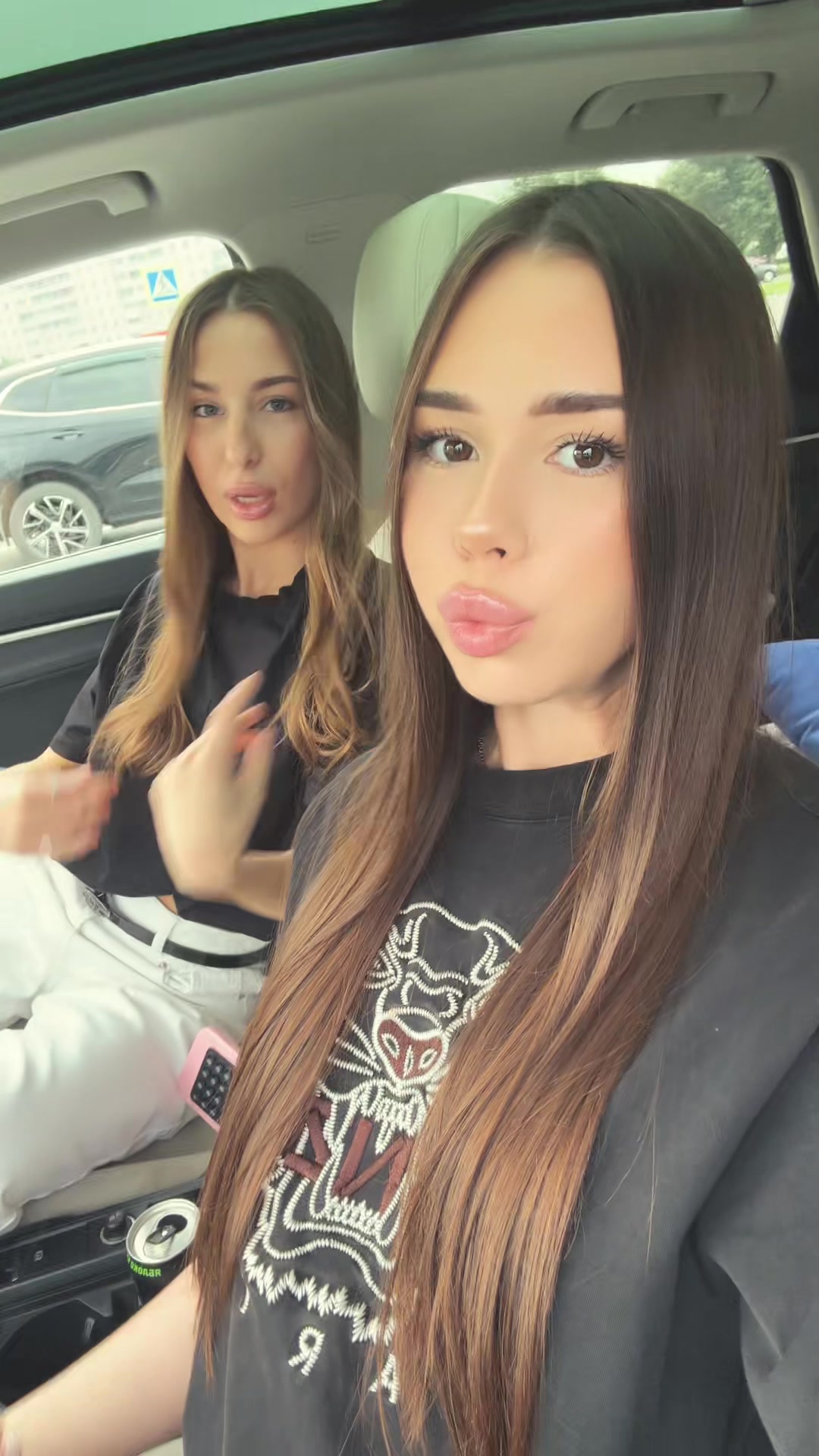 @Ева