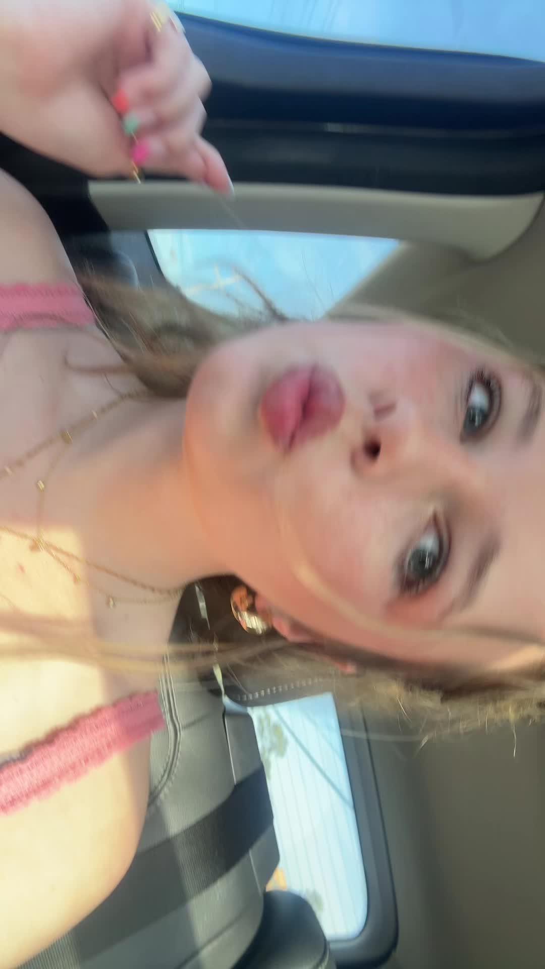 @holygaucamollee