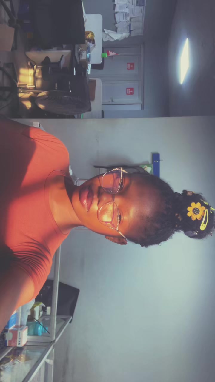 @Mon ch&eacute;ri 🍒
