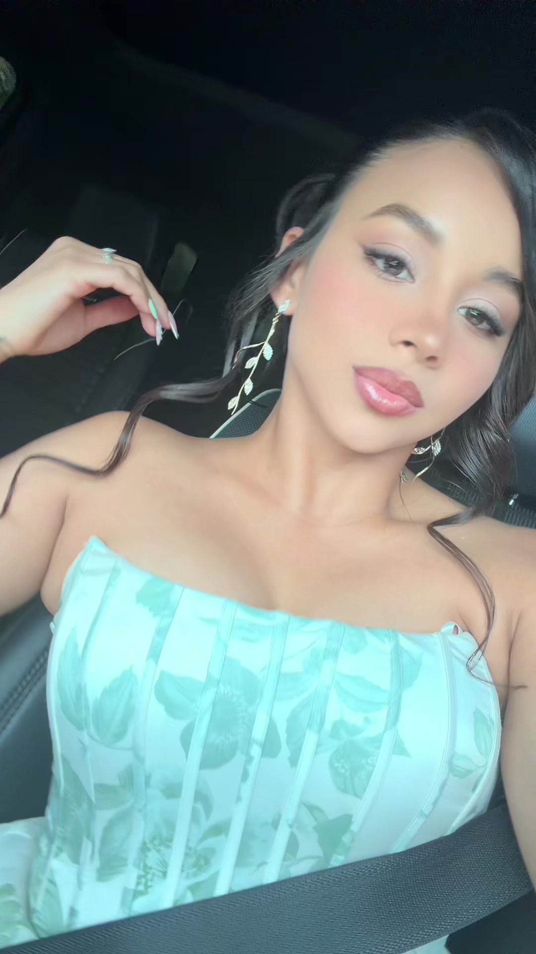 @FAVIANA.