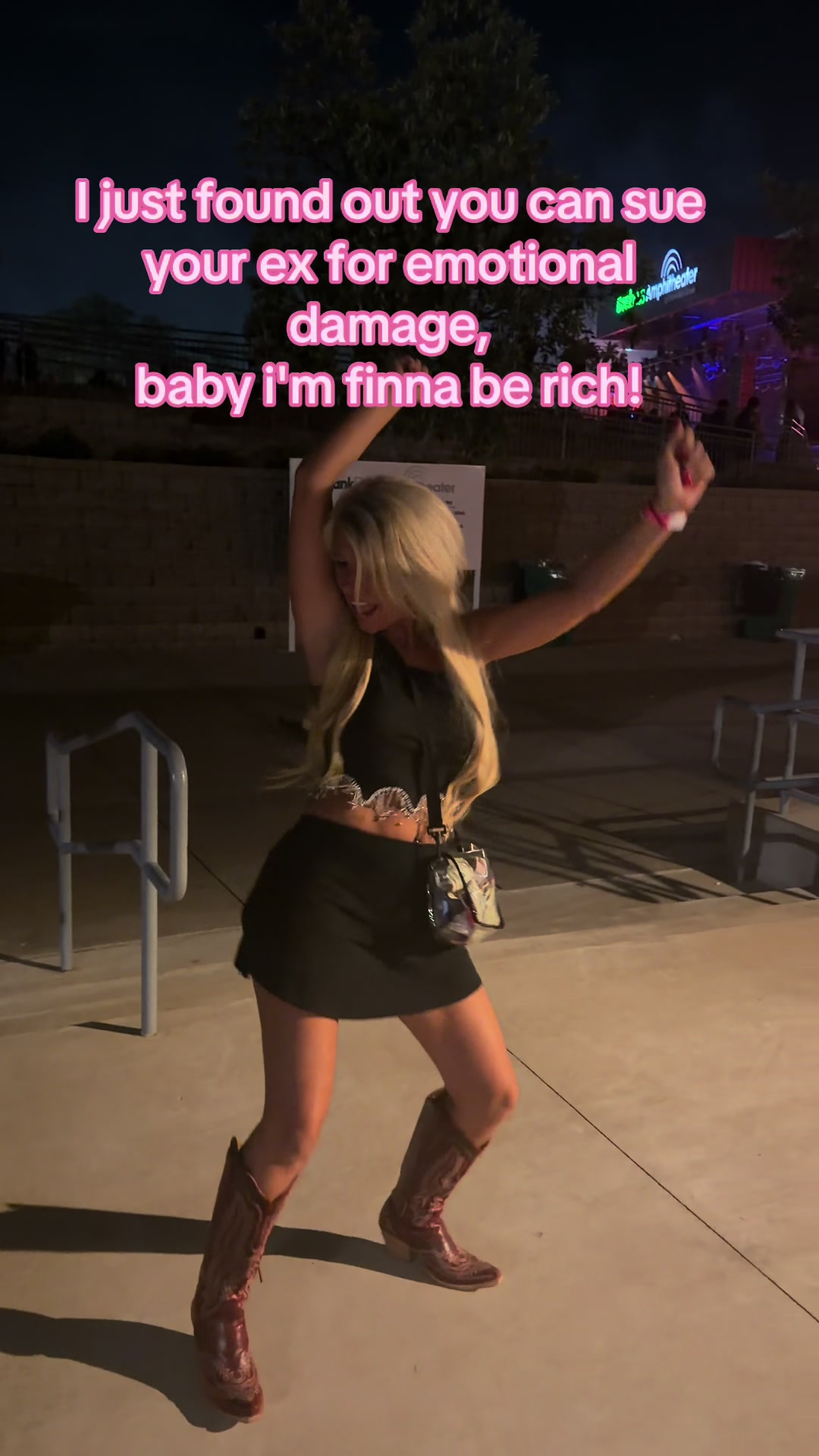 @GirlnxtDoor