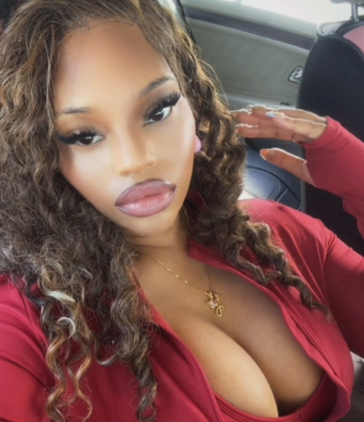 @missrinabee