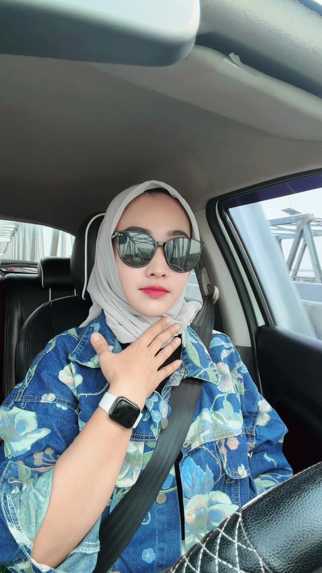 @KacaMataHitam