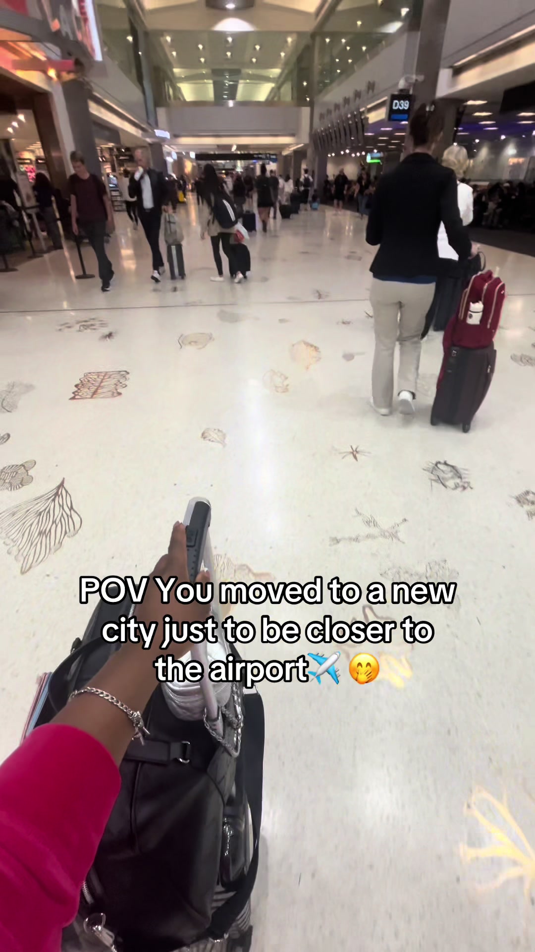 @Isis | Travel Content Creator