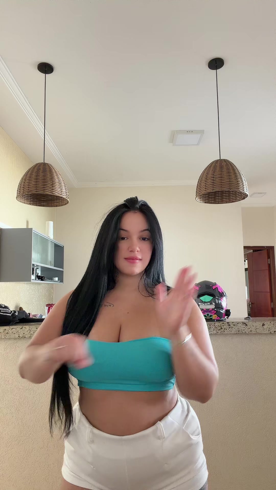 @_juliaaa2
