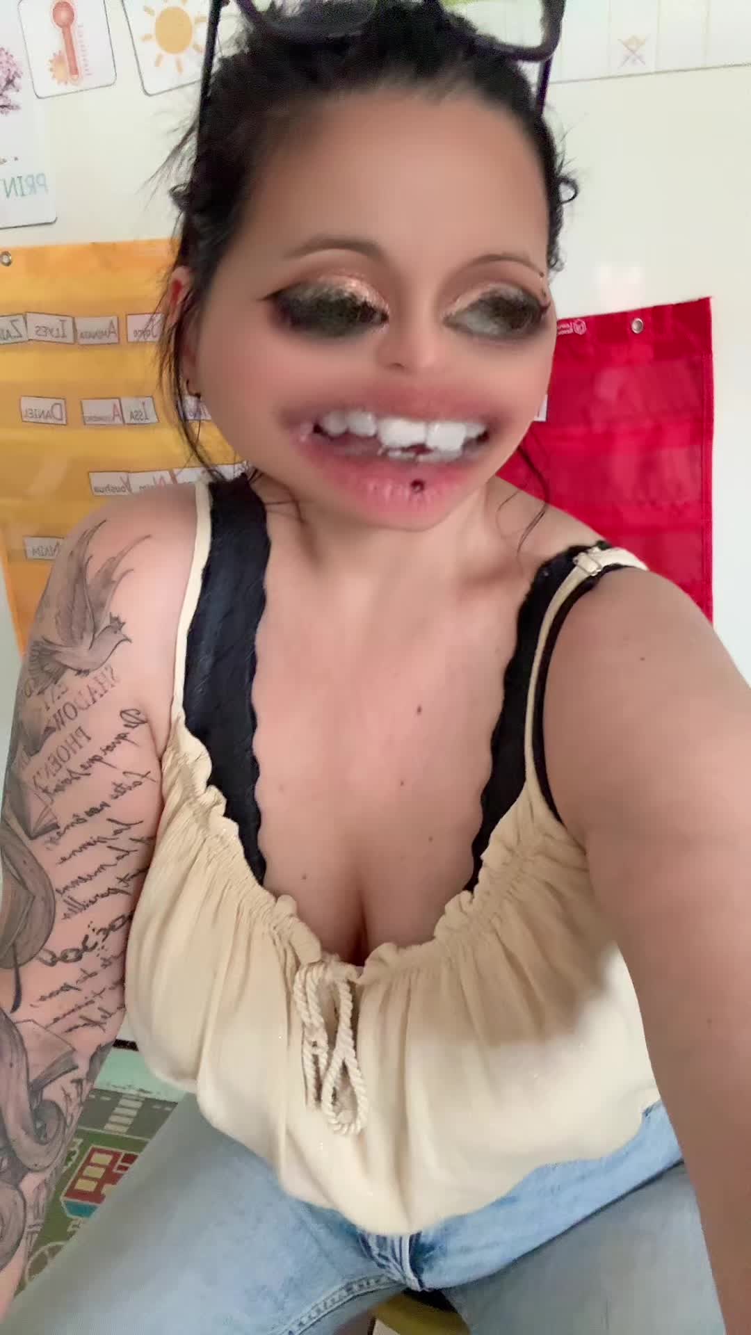@𝒞𝓇𝑜𝓌 𝐿𝓎𝓃𝓍 🪶