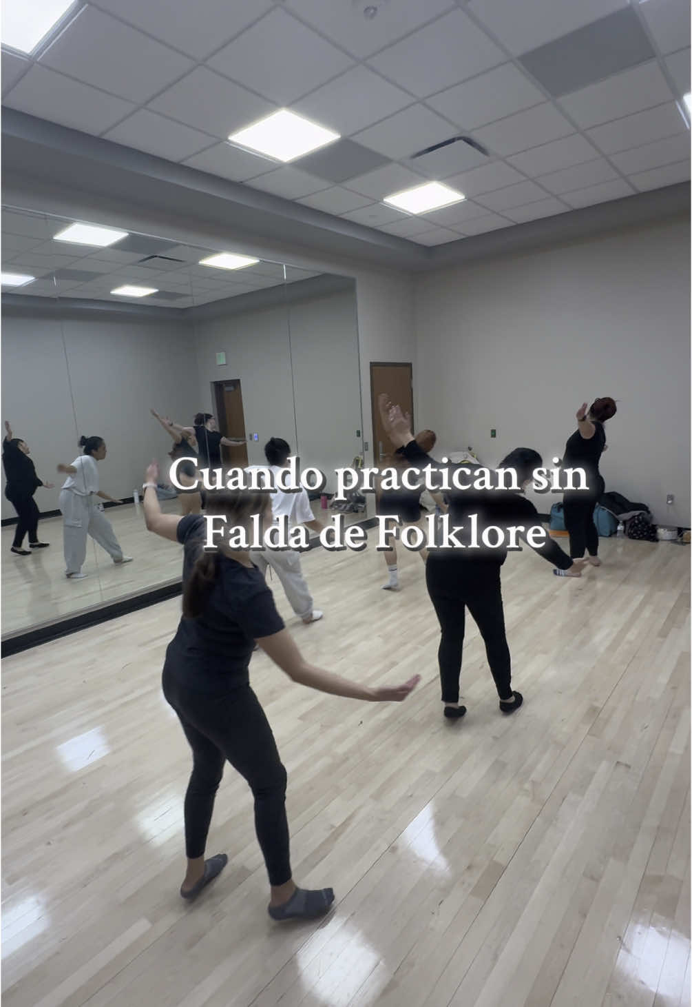 @Ra&iacute;ces_USA