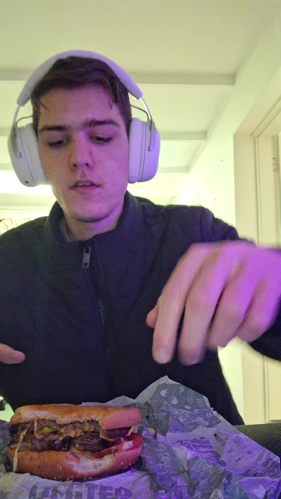 @Vybess