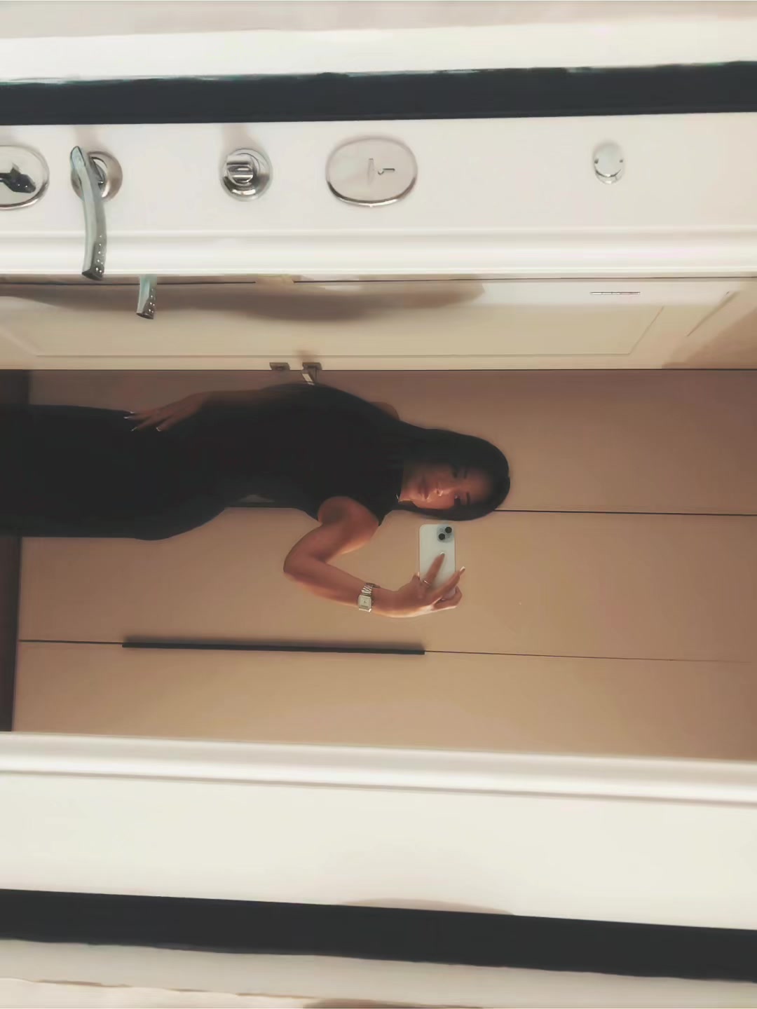 @elinaaa