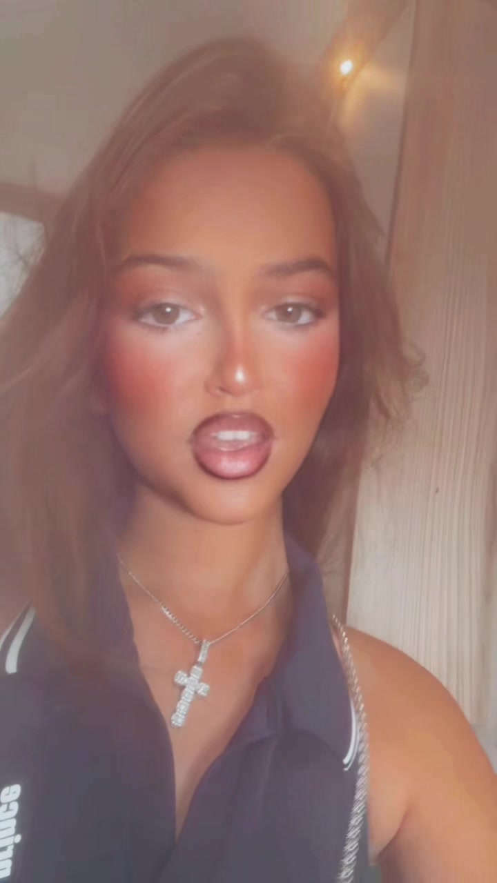 @ℬℯ𝓁𝓁𝒶 𝓂𝒸𝒾𝓃ℯ𝓇𝓃ℯ𝓎💕🍫