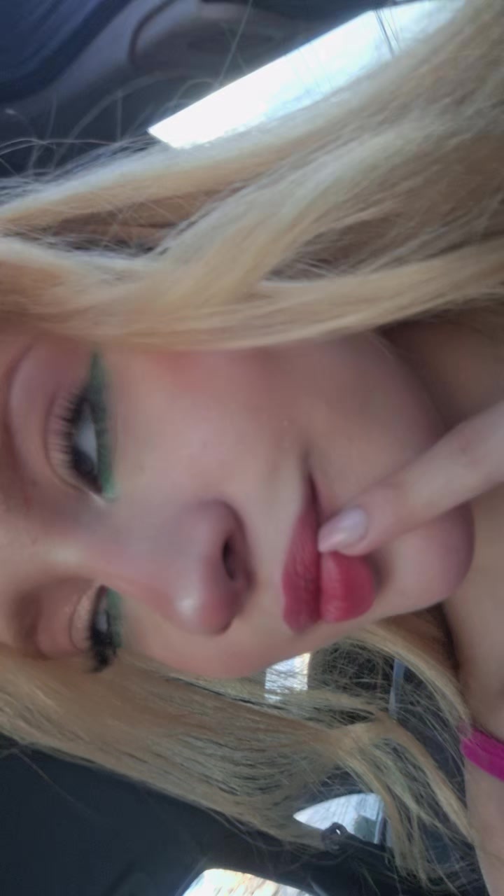 @Adriana Alanis