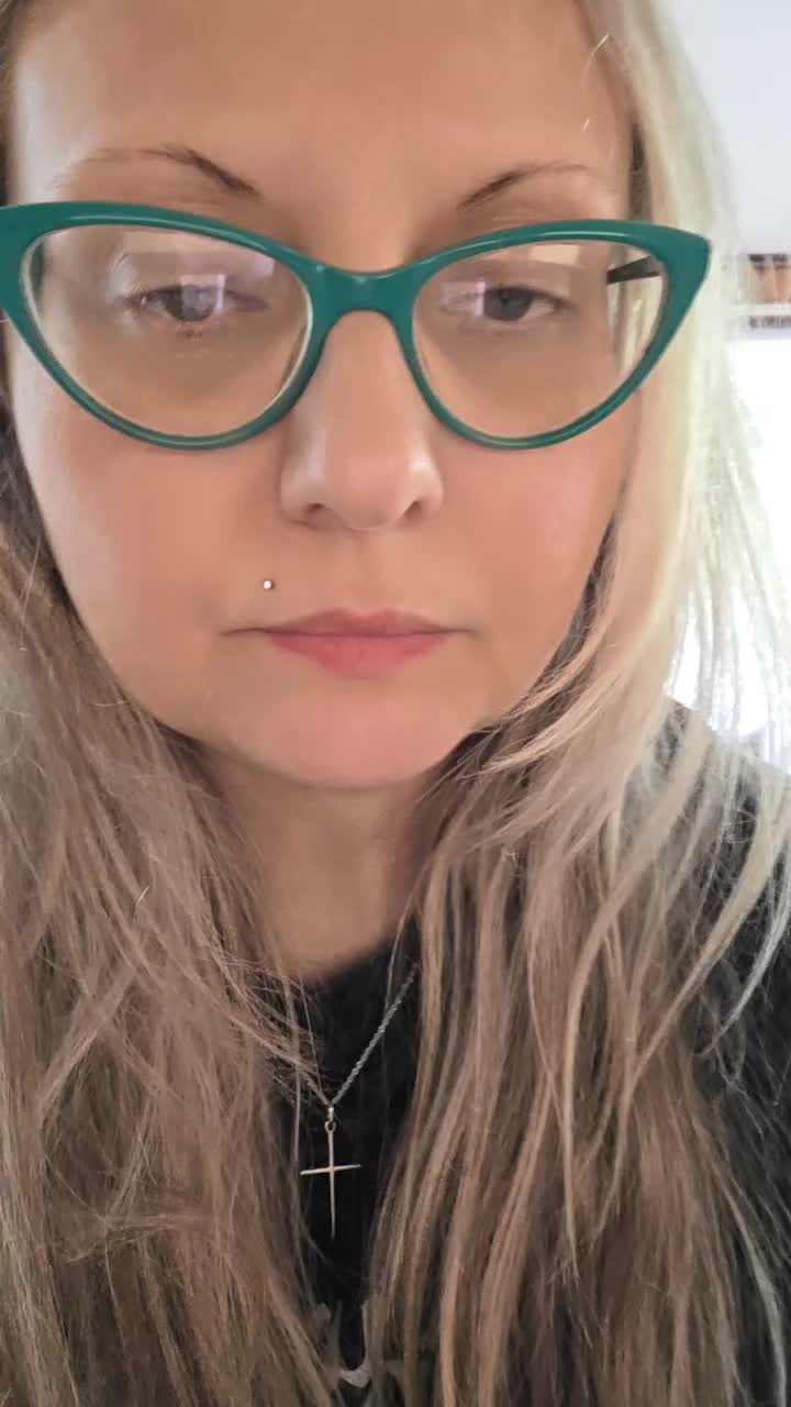 @AlleySchmeowe
