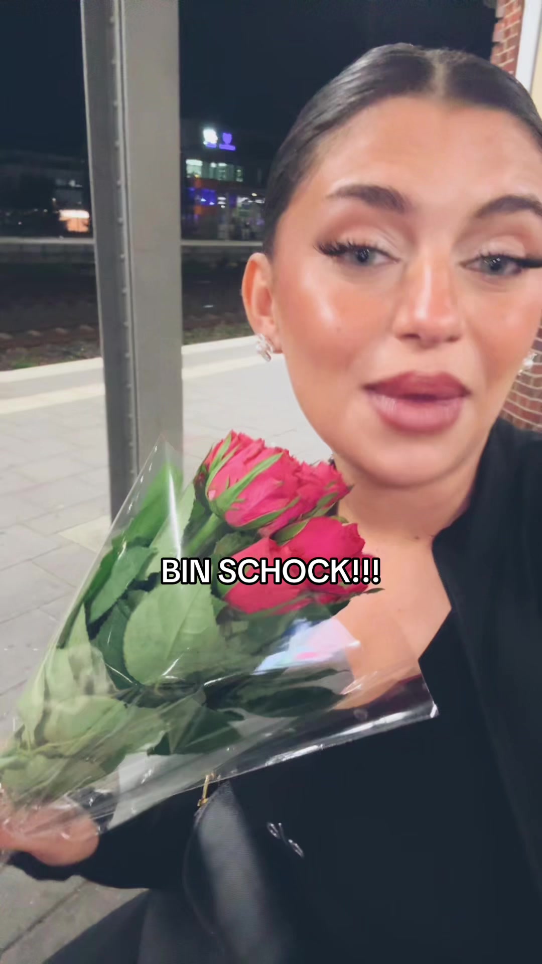 @MiraBks