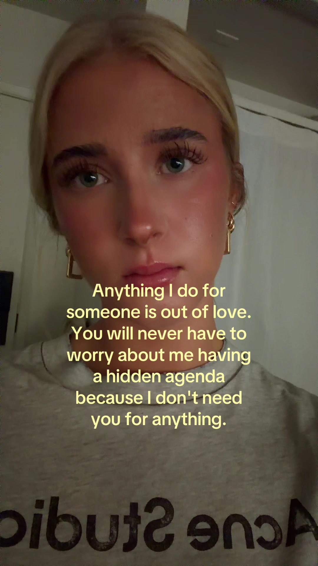 @theelliebarker