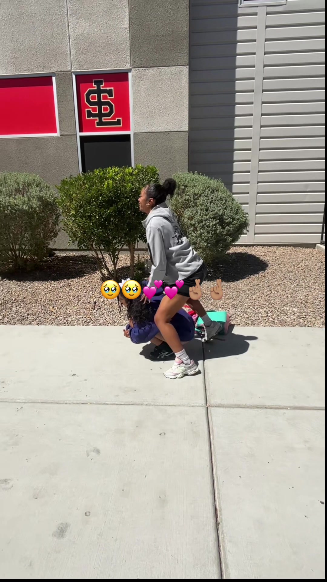@𝒶𝓎𝓈𝒾𝒶