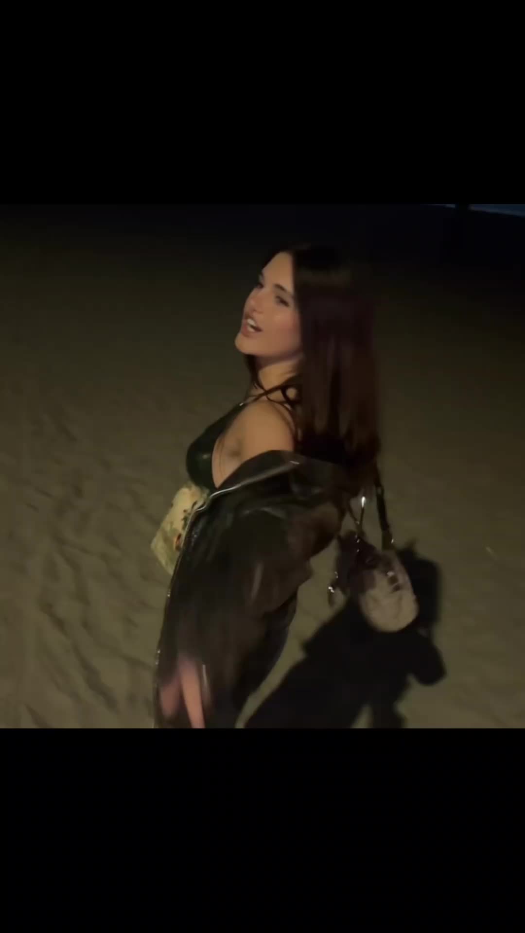 @iconic girl 2000