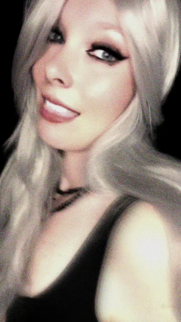 @MrsPuckiii 😈