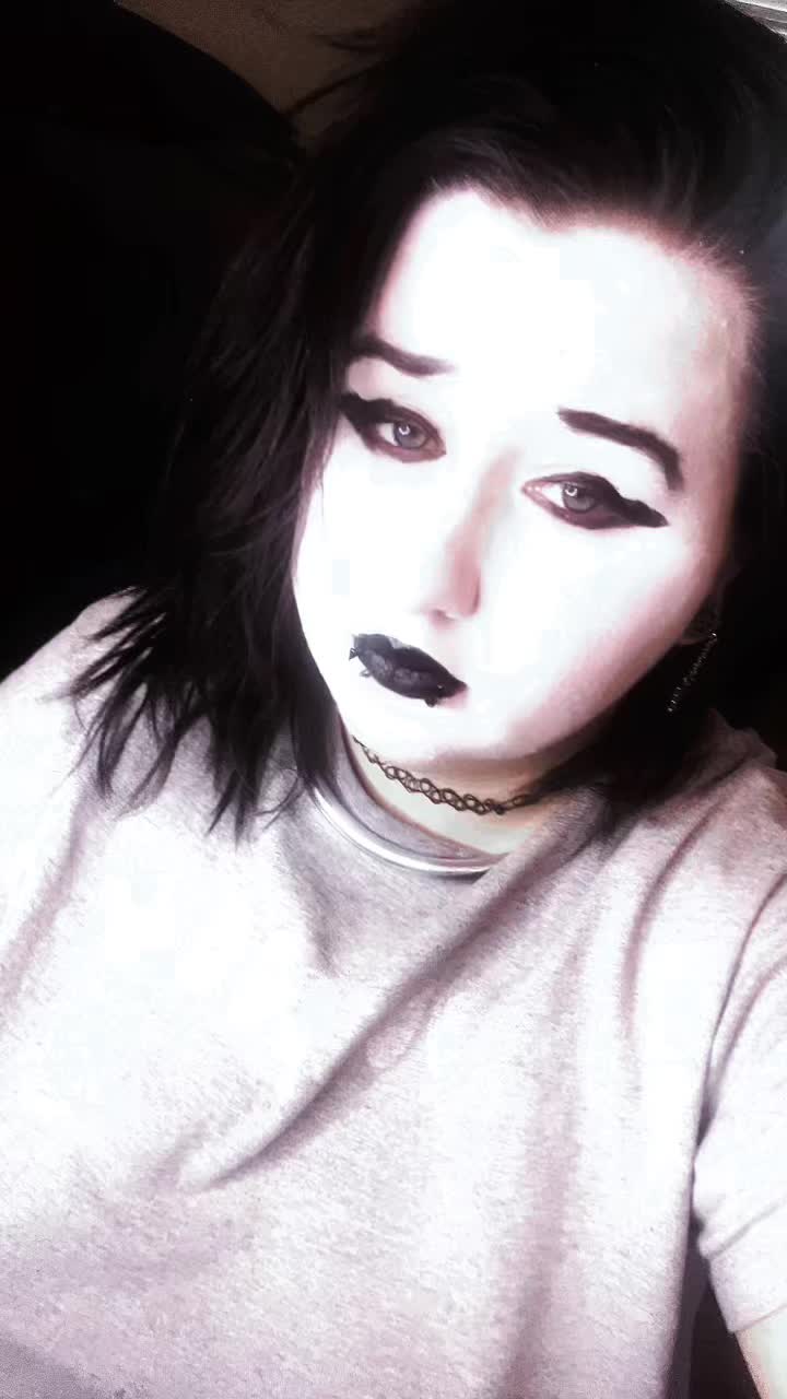 @sp00ky_treats