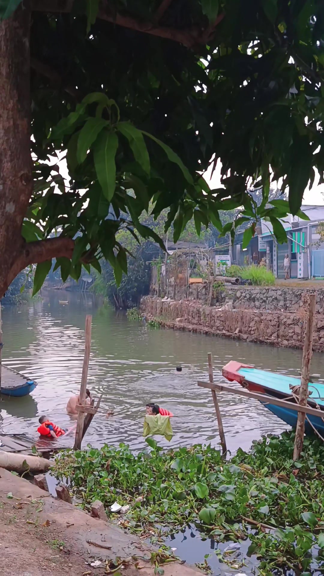 @Nh&agrave; Xe Tấn T&agrave;i An Giang