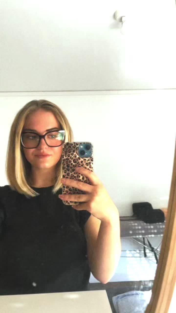 @Julyee
